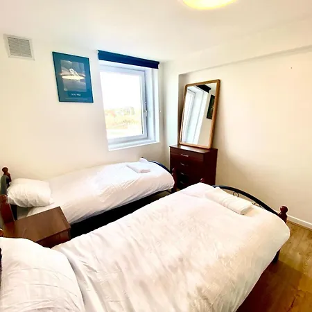 Apartment Comfy Two Bedroom Flat Edgeware Road In