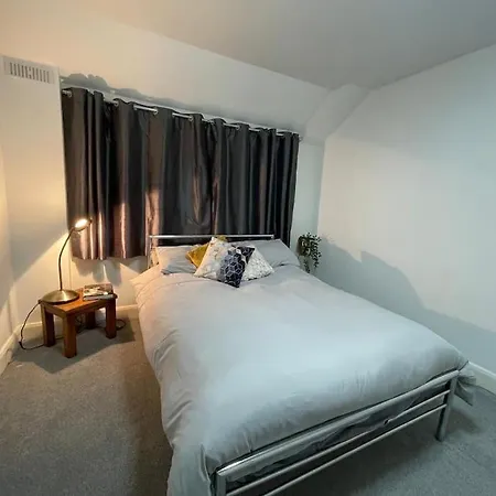 Chic 3 Bedroom House * Purley