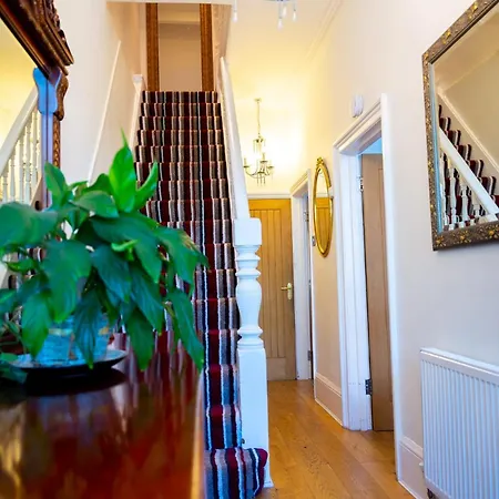 Rare London 6bedroom House Apartment South Norwood