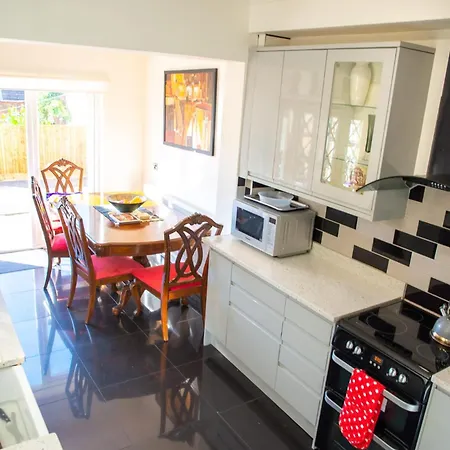 Rare London 6bedroom House Apartment South Norwood