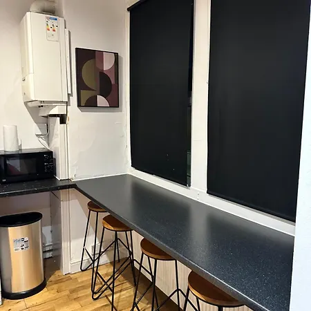 2 Bed Away From Tooting