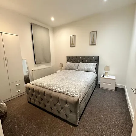 Apartment 2 Bed Away From Tooting