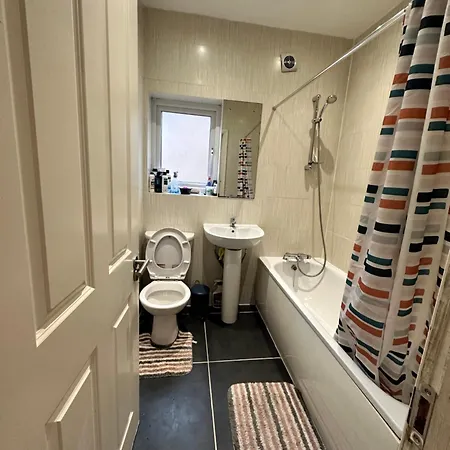 2 Bed Away From Tooting *