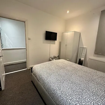 Apartment 2 Bed Away From Tooting
