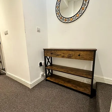 2 Bed Away From Tooting Apartment