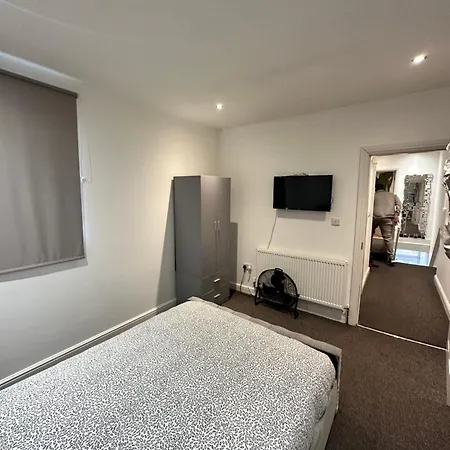 Apartment 2 Bed Away From Tooting