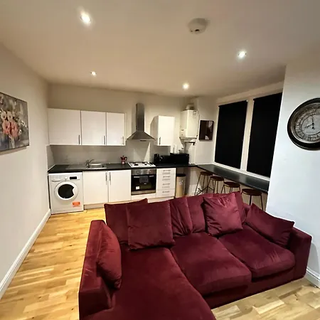 2 Bed Away From Tooting * London