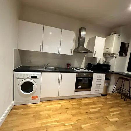 Apartment 2 Bed Away From Tooting