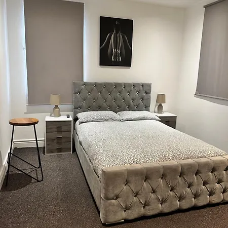 2 Bed Away From Tooting