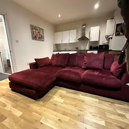 Apartment 2 Bed Away From Tooting *