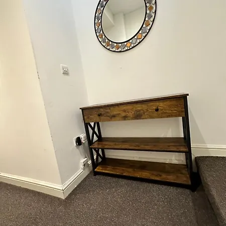 2 Bed Away From Tooting