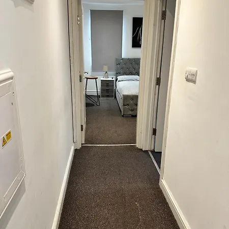 Apartment 2 Bed Away From Tooting London