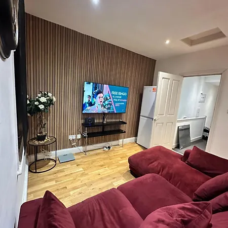 Apartment 2 Bed Away From Tooting London