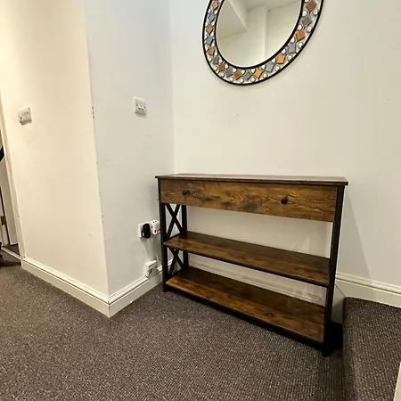 2 Bed Away From Tooting Apartment