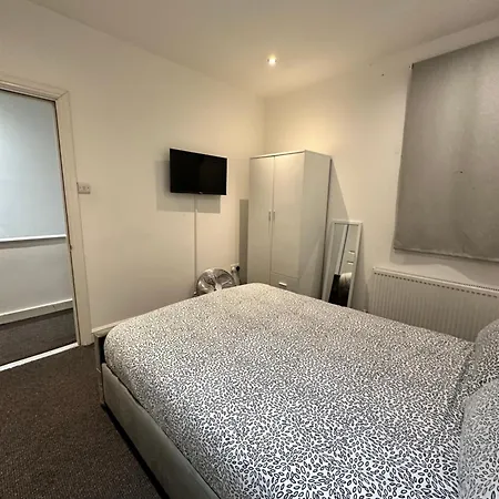 Apartment 2 Bed Away From Tooting *