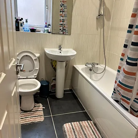 2 Bed Away From Tooting * London