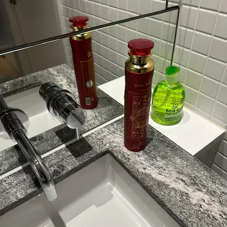 Luxury - 2 Minute Walk From The O2 Arena *