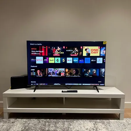 Luxury - 2 Minute Walk From The O2 Arena London