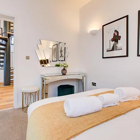 The Hoover Building By Artsy Apartment London