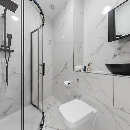 Apartment Serviced Modern Flat - Sleeps 2 - Good Links To King Cross, Euston, Finchley Road Station - Nw3 *