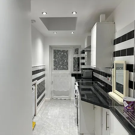Double With Free Wifi Keedonwood Road *