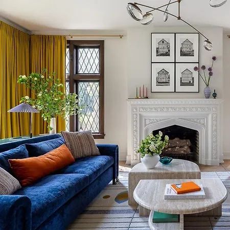 Mayfair 2 Bedroom With Large Private Terrace *