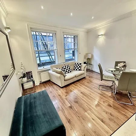 Alluring 2-bed, 2-bath Flat On High Street Kensington, Near Kensington Palace * Londres