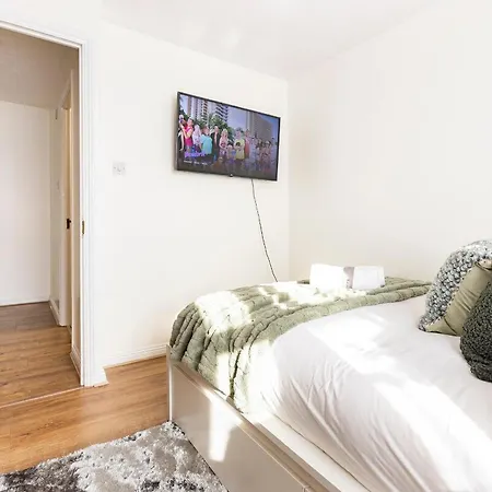 Cozy Family-friendly House Erith
