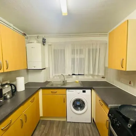 Apartment Spacious One Bedroom Flat Close To Heathrow Airport *