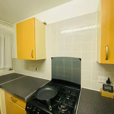 Apartment Spacious One Bedroom Flat Close To Heathrow Airport Northolt (Greater London)