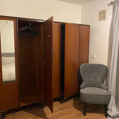 Spacious One Bedroom Flat Close To Heathrow Airport Apartment Northolt (Greater London)