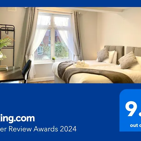 Holiday home Charming 3-bed Townhouse In Vibrant Ealing