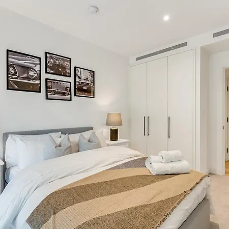 Khayat Homes - The Great Escape - 3 Bed Luxury Lägenhet London