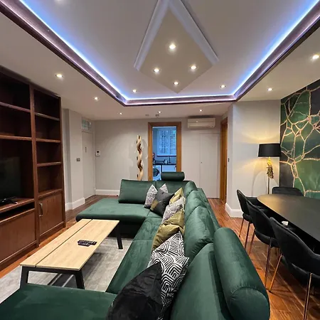 Hyde Park, Oxford St - 2 Bed, 3bath - Lift Apartment