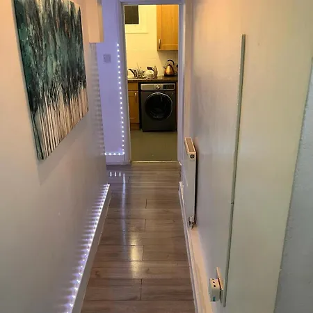 The Chelsea - 2 Bed Haven Apartment *