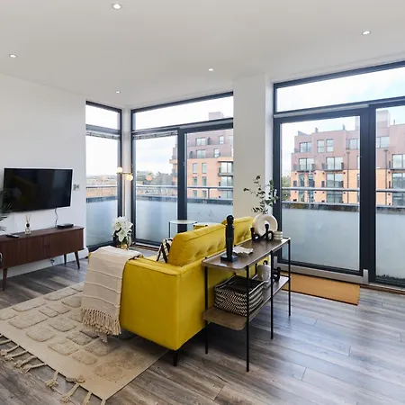 The Harlesden Classic - Lovely 2bdr Flat With Balcony * London