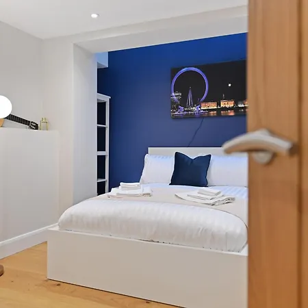 Stunning 2 Bed Basement Flat In Hammersmith Apartment London