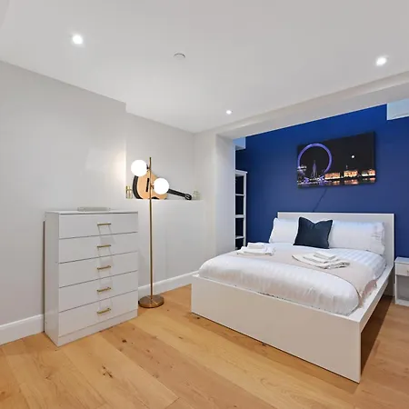 Stunning 2 Bed Basement Flat In Hammersmith London