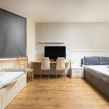 Very Large On Finchley Road 11 Apartment
