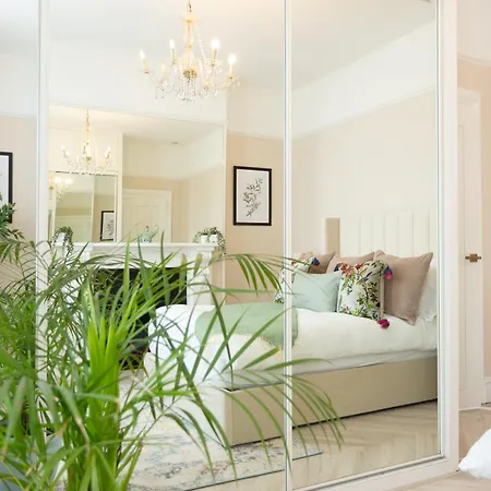 Holiday home Stunning Large 4 Bedroom Victorian *