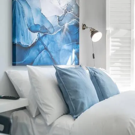 Luxury 6 Bedroom House In Star Street * Londres