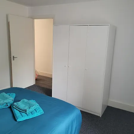 Lovely 2-bed Fully Refurbished House In Londýn
