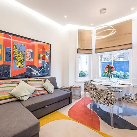 Casa Italia Near Kings Road In Chelsea With Wifi & Washing Machine * London