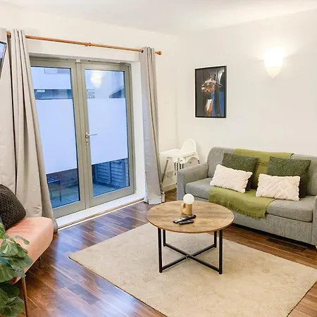 1 Bedroom Flat With Free Parking In Canary Wharf Near Musuem