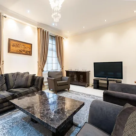 Luxury 4 Bedroom Flat In Sussex Gardens * London