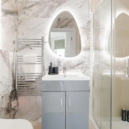 Luxury 2 Bedrooms In South Kensington Ferienhaus *
