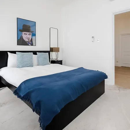 Luxury 2 Bedrooms In South Kensington