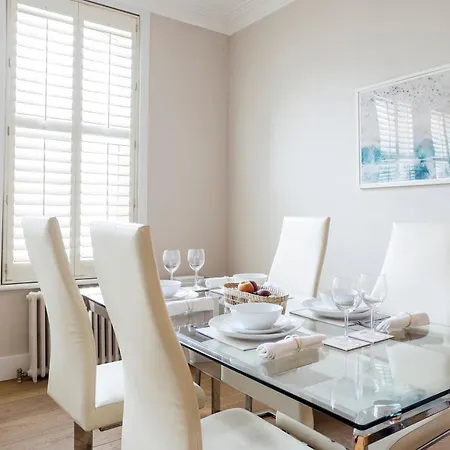 Elm Park - 2 Bed Chelsea Londra
