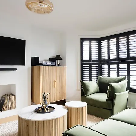 The Elegant Fulham Maisonette Apartment *