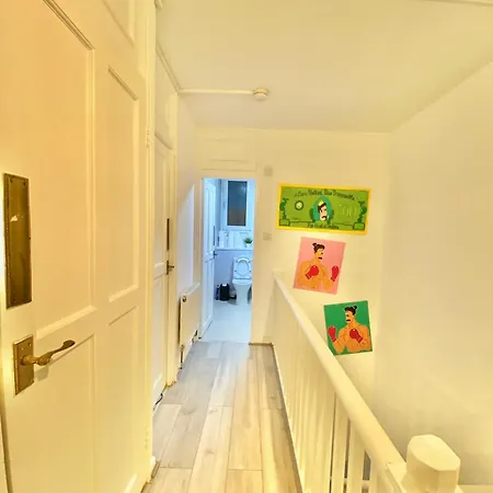 Canary Wharf Serviced * London